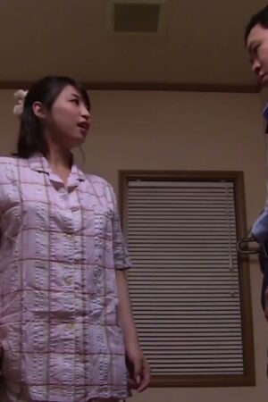 Shoko Akiyama: 3P bạo liệt, chồng bất lực nhìn vợ bị dày vò SNIS-083