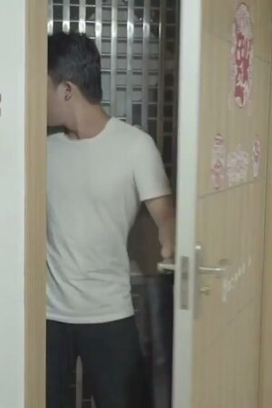 Va chạm mãnh liệt, nhịp độ dồn dập không kiềm chế